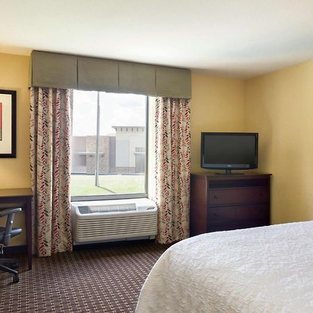 Hampton Inn & Suites Пратвил Екстериор снимка