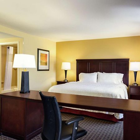 Hampton Inn & Suites Пратвил Екстериор снимка