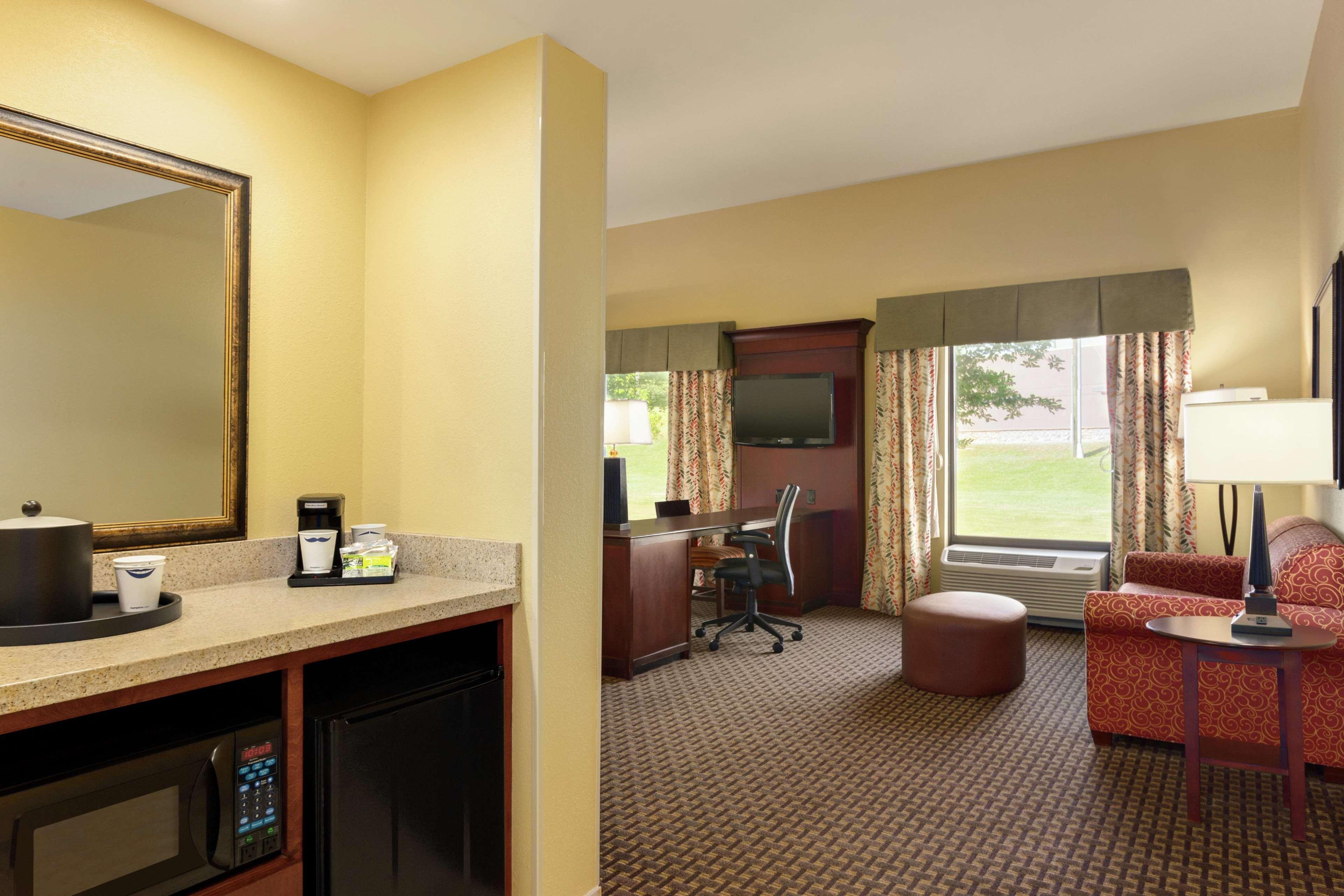 Hampton Inn & Suites Пратвил Екстериор снимка