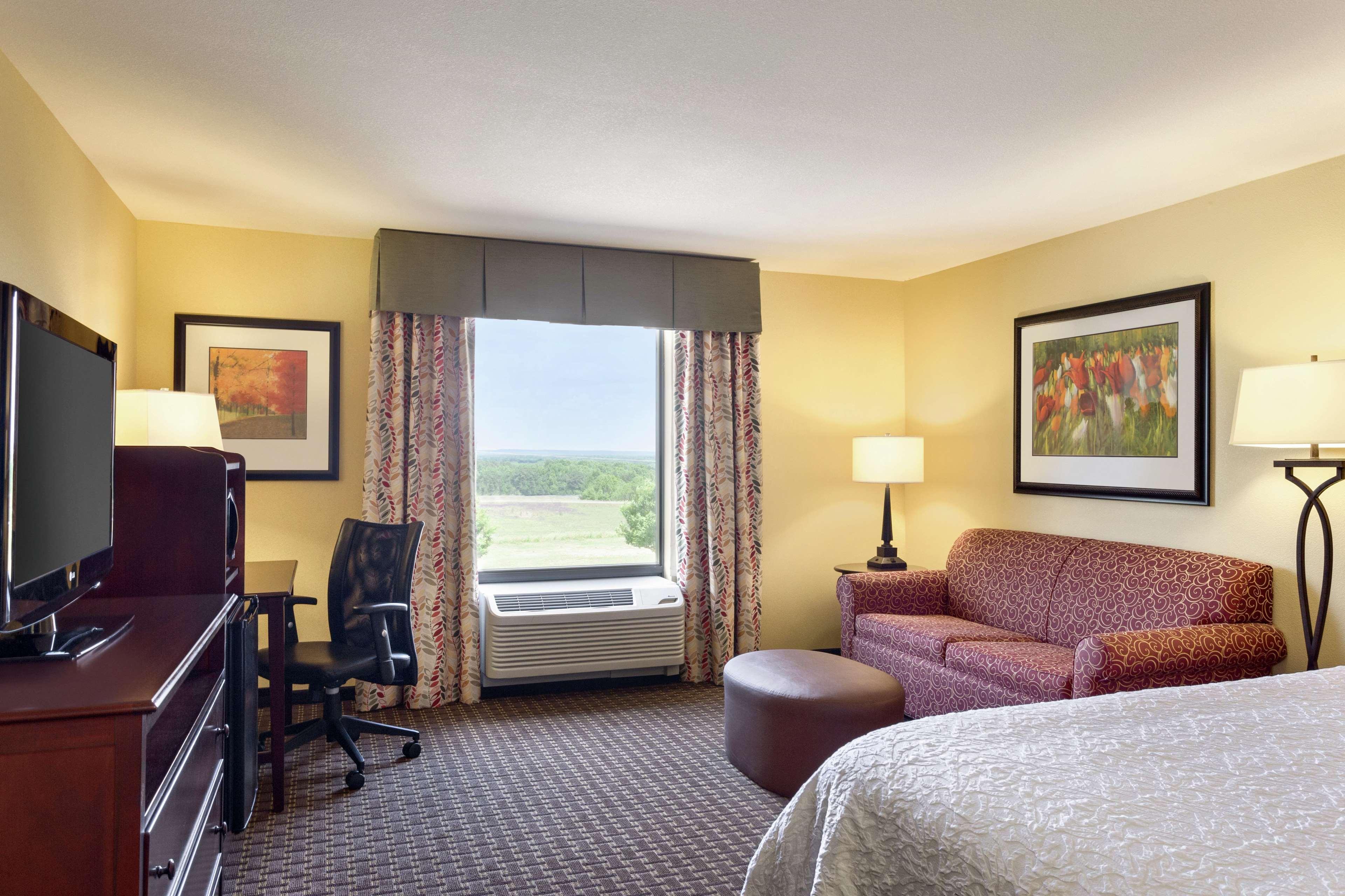Hampton Inn & Suites Пратвил Екстериор снимка