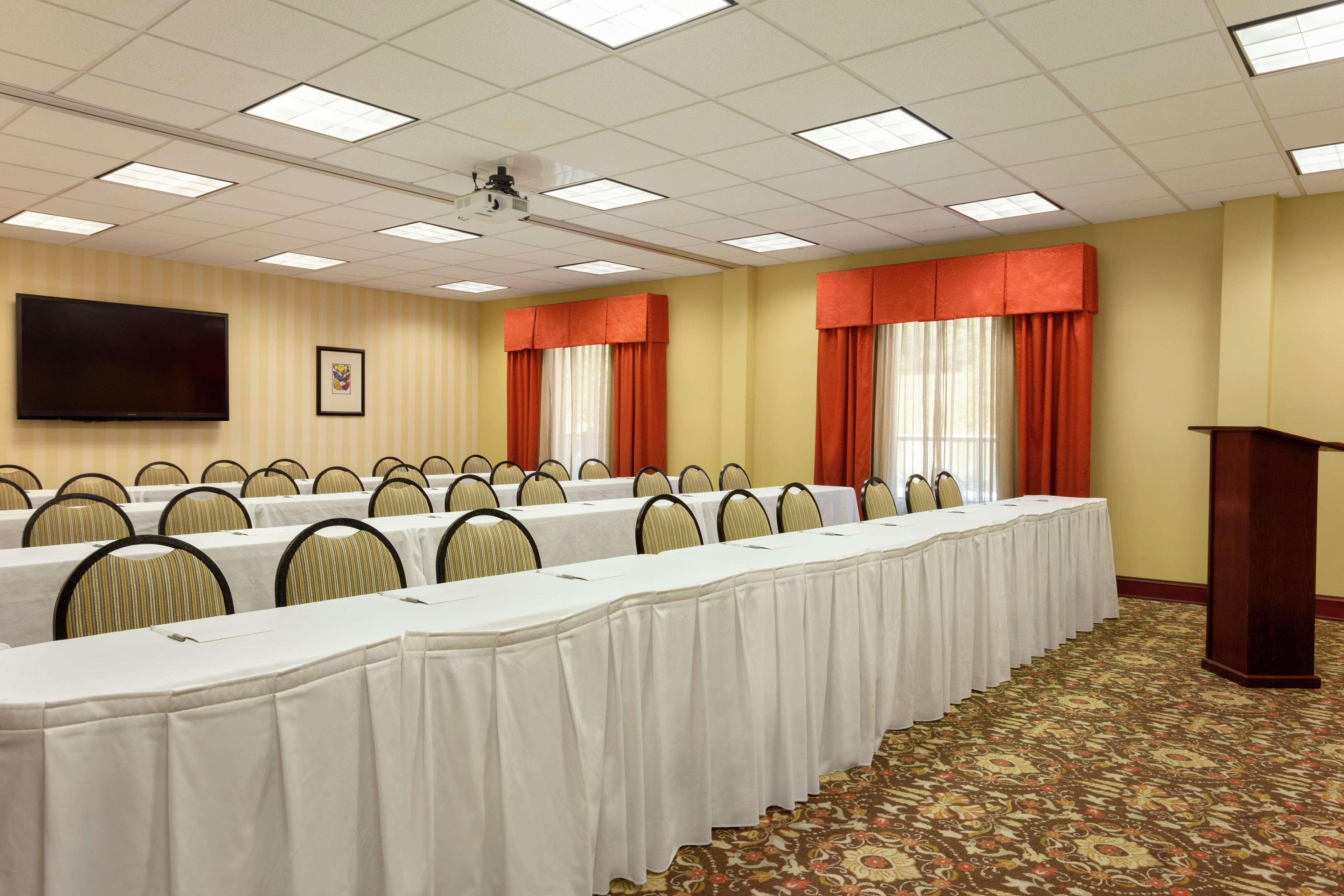Hampton Inn & Suites Пратвил Екстериор снимка