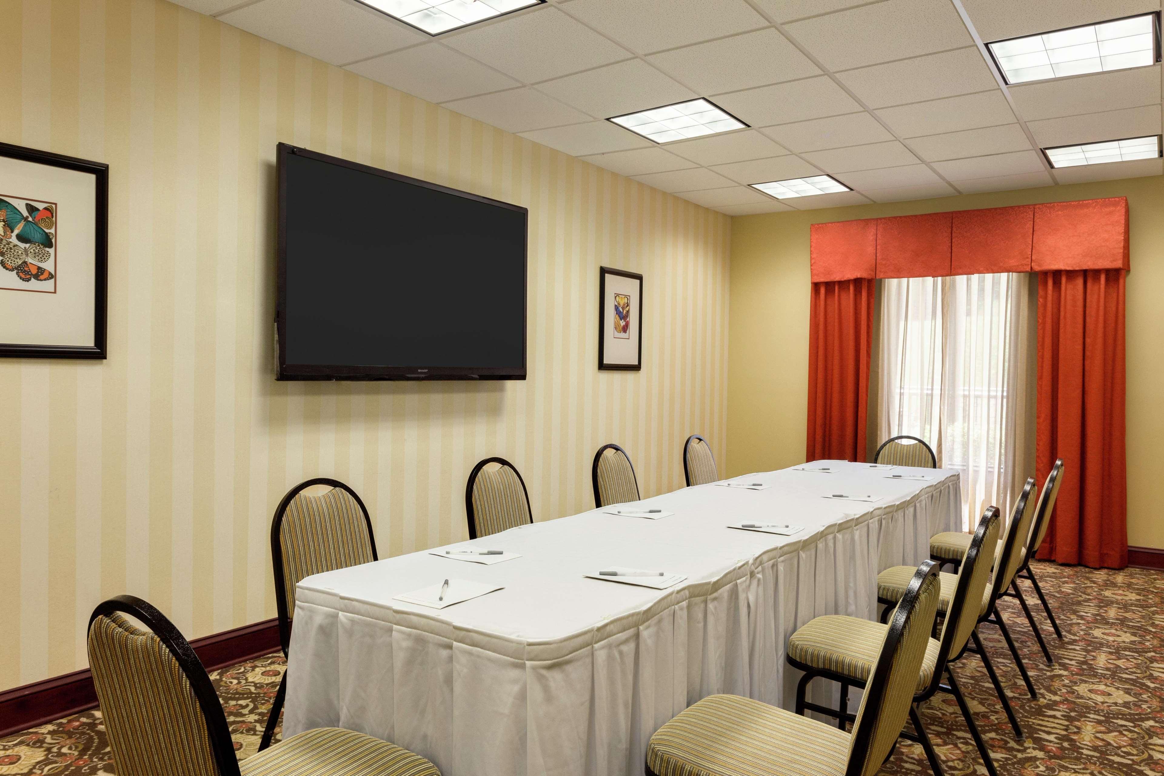 Hampton Inn & Suites Пратвил Екстериор снимка