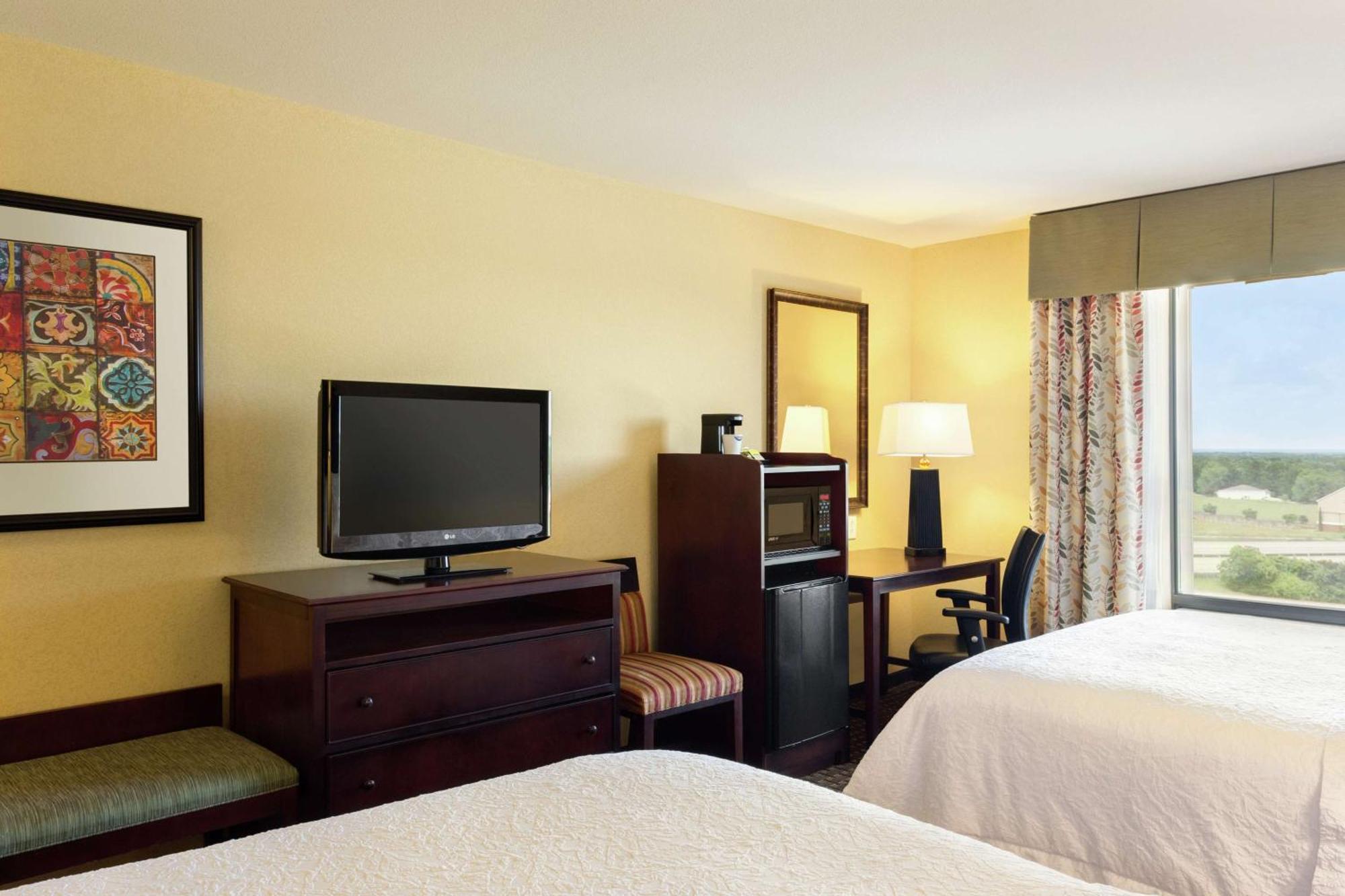 Hampton Inn & Suites Пратвил Екстериор снимка