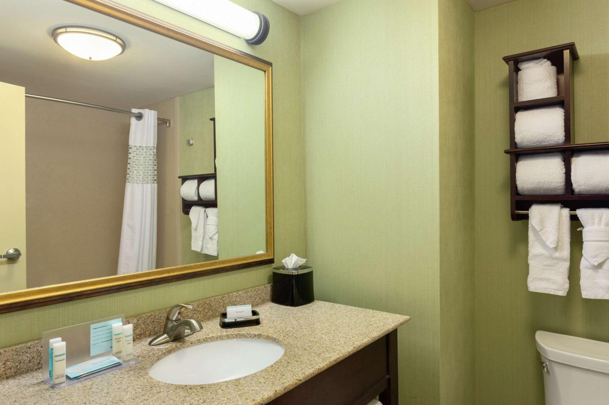 Hampton Inn & Suites Пратвил Екстериор снимка