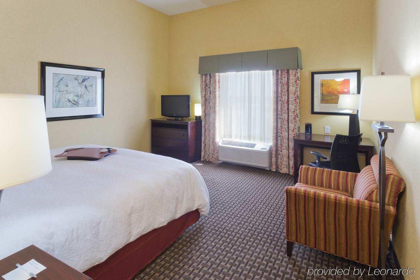 Hampton Inn & Suites Пратвил Екстериор снимка